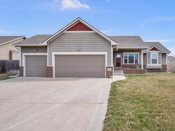 302 Springlake Ct, Newton, KS 67114
