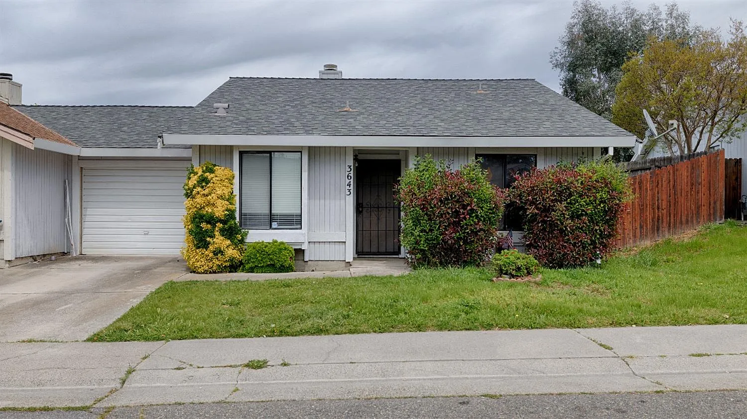 3643 Rollins Way photo 1