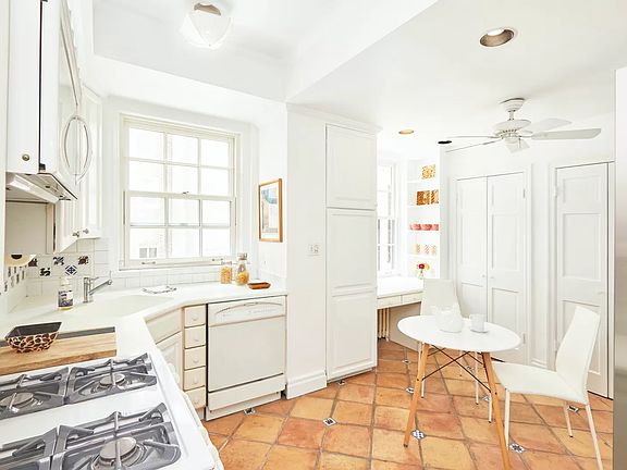 4th image of 455 E 57th St APT 8C