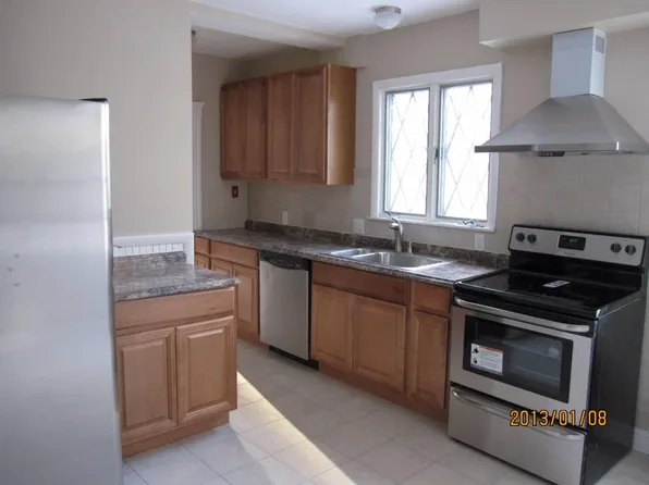 4 Wilson Ave #1, Belmont, MA 02478