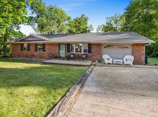 158 E Cretcher St, Grayson, KY 41143