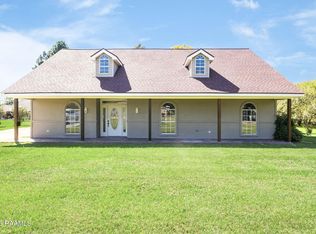 1014 Sugarland Dr, Breaux Bridge, LA 70517