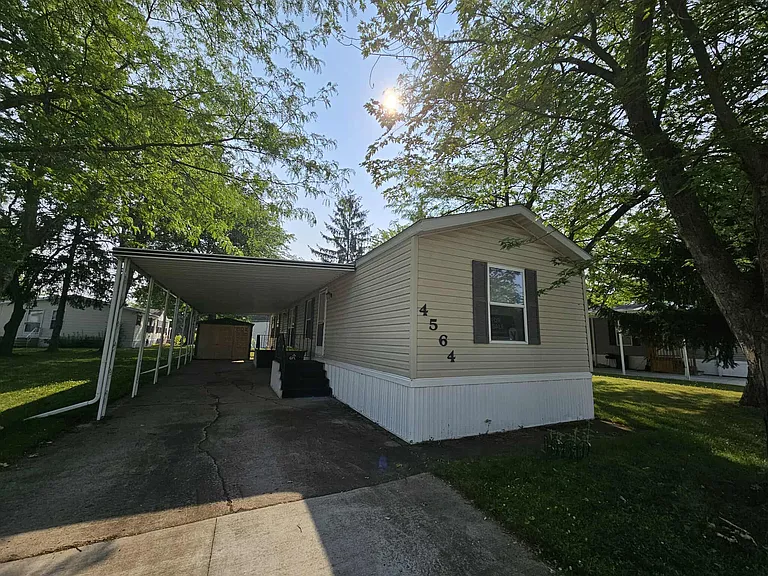 Lawndale Estates — Photo 14