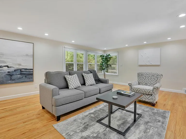 11 W Ridge Dr — Photo 43