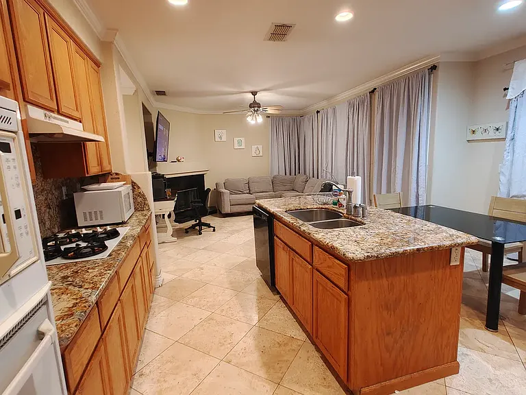 3206 Europa St — Photo 17