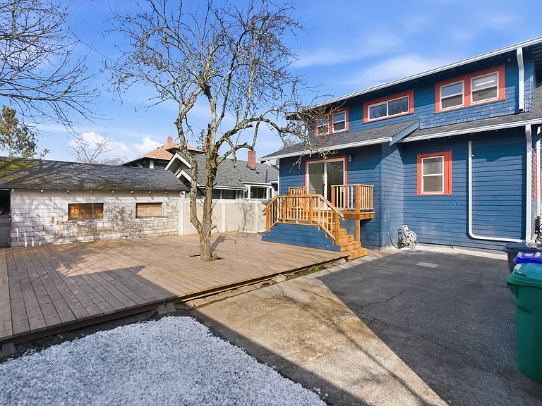 2945 NE 57th Ave — Photo 5
