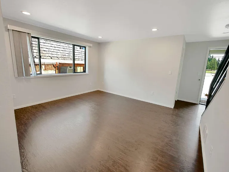 20520 76th Ave W #B — Photo 3