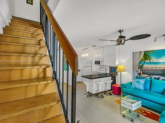 2nd image of 798 Crandon Blvd APT 16-C