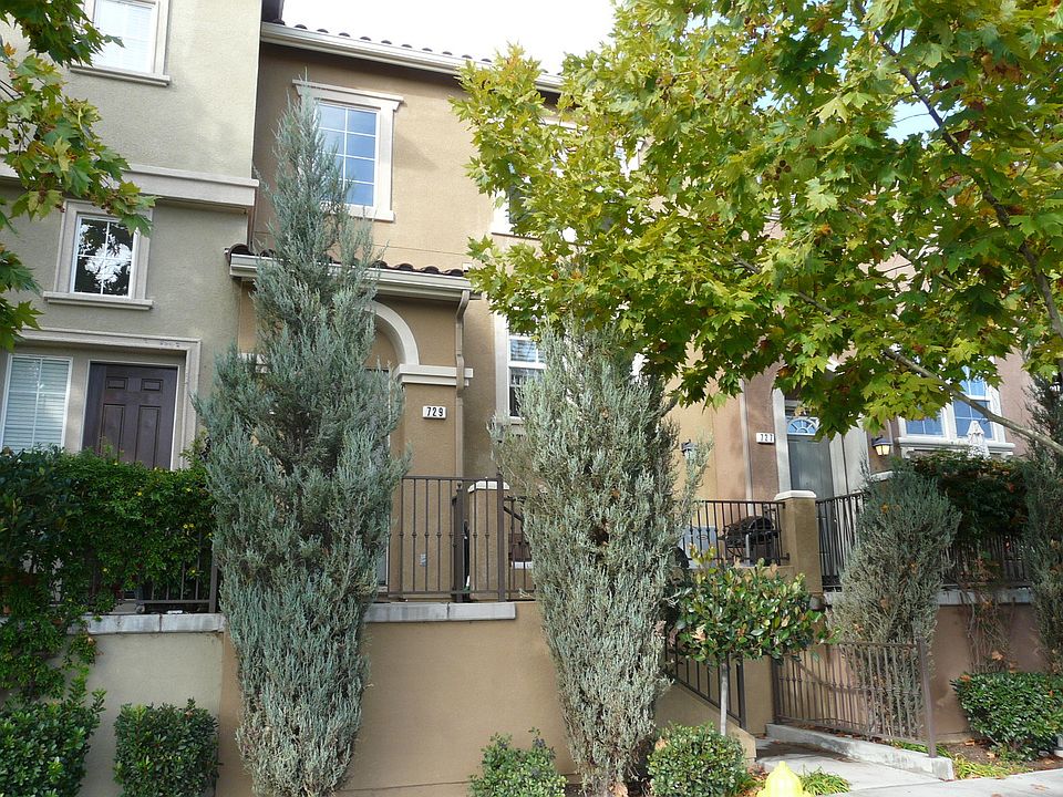 1st image of 729 Batista Dr