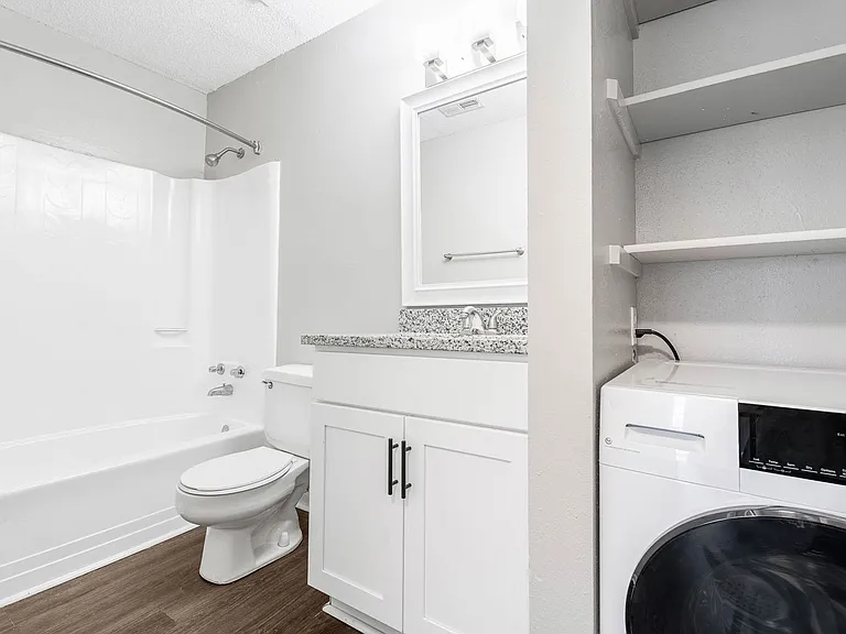Rivercreek Apartments — Photo 7