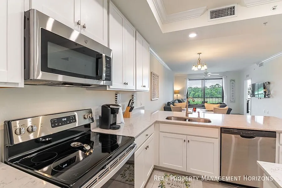 Beautifully Furnished TurnKey 2-Bed 2-Bath Lakewood National Condo - Available Now — Photo 2