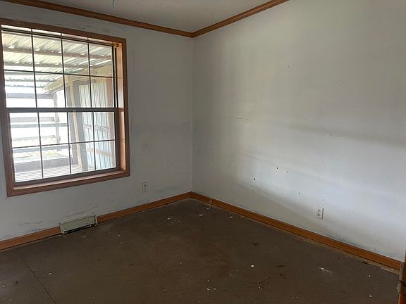 4th image of 8534 Clough Rd