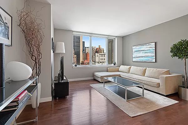 1st image of 225 E 34th St APT 15K