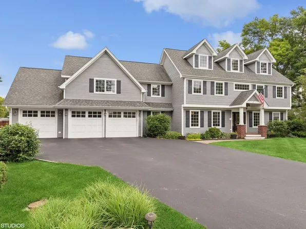 6N055 Linden Ave, Medinah, IL 60157