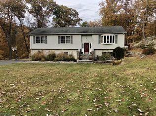 4 Andover Mohawk Rd, Andover, NJ 07821
