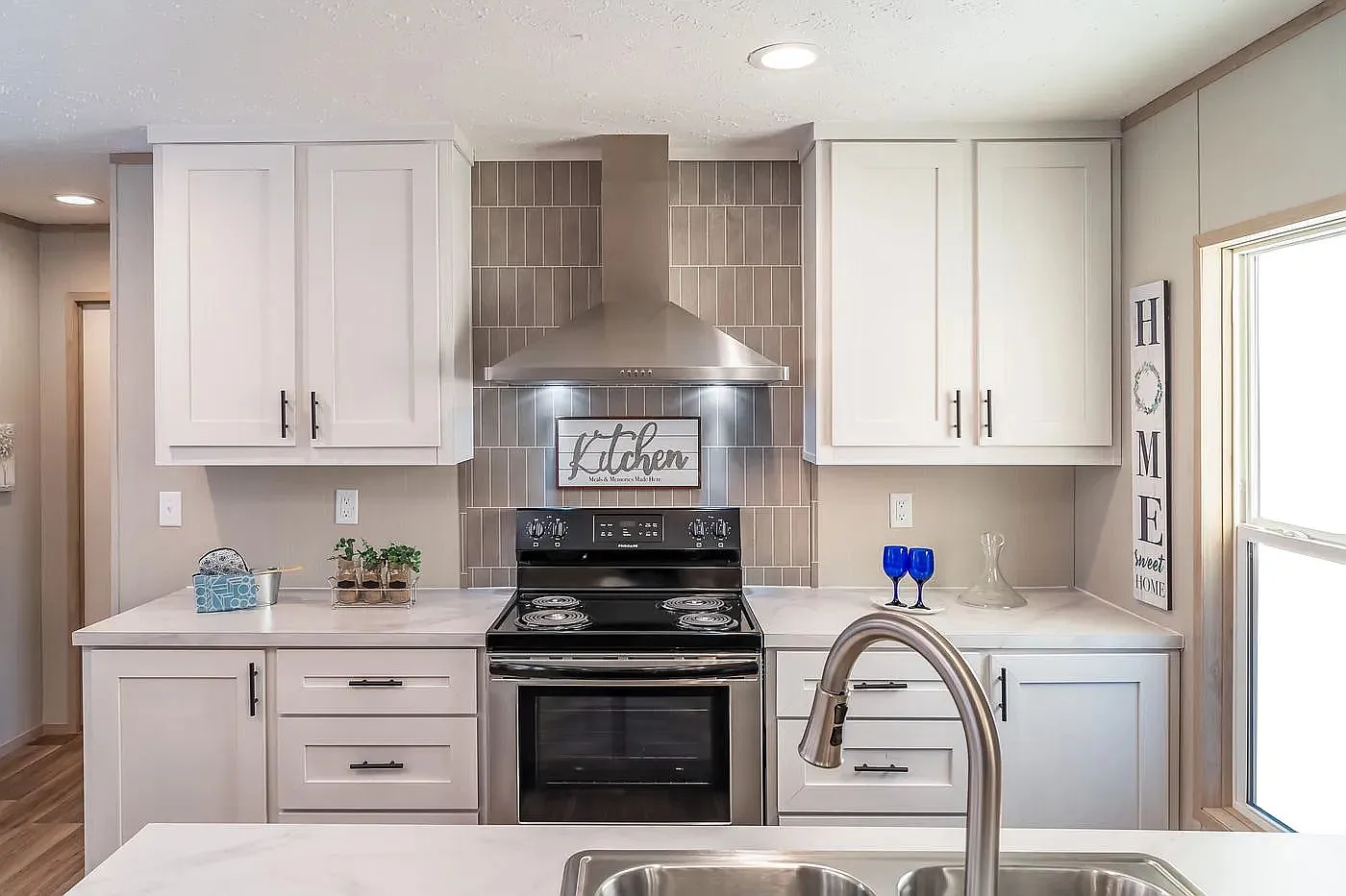 3 bed, 1080 sqft, $1,400 — Photo 3