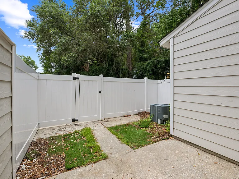 1559 Highland Ave #3 — Photo 27