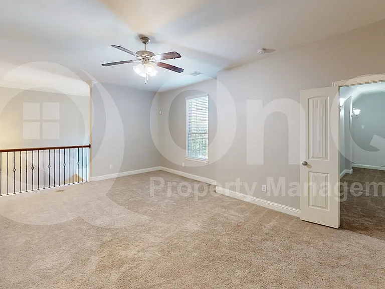 901 Colby Dr — Photo 9