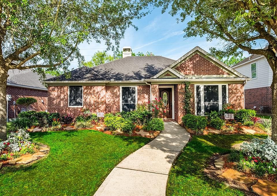 1st image of 4826 Lawson Lake Ln