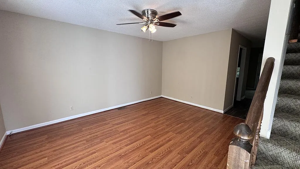 2 bed, $1,200 — Photo 3
