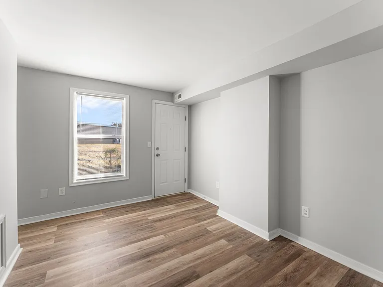 Park Northside Apartments — Photo 9