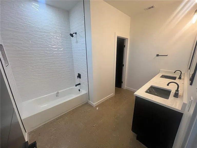 2706 Grace Cir #B — Photo 6