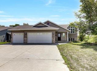 604 Highlands Dr, Albany, MN 56307