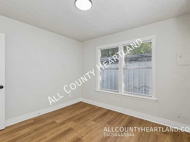 2145 NW 32nd St — Photo 8