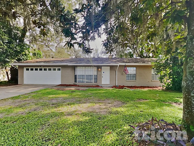 311 E Windhorst Rd — Photo 2