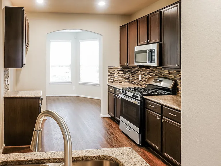 19011 Woodland Leaf Ln — Photo 8