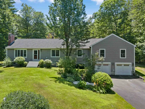 8 Country View Drive, Raymond, NH 03077