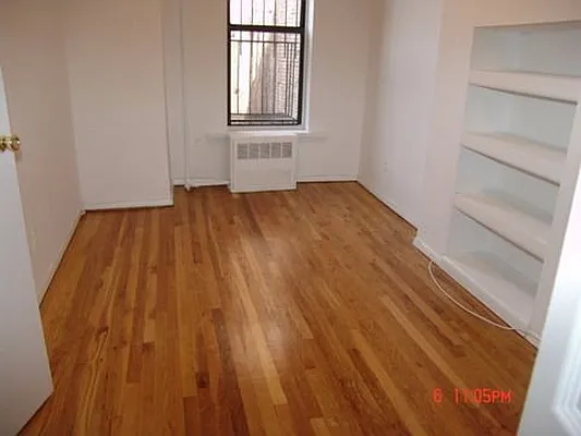 Rented by Park West Realty Company | media 2