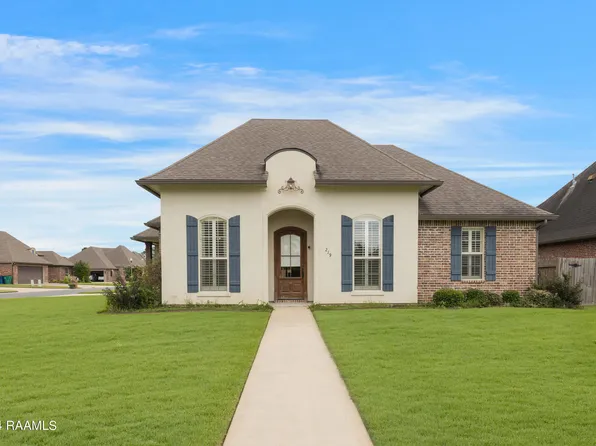 219 Sugartrace Ln, New Iberia, LA 70563