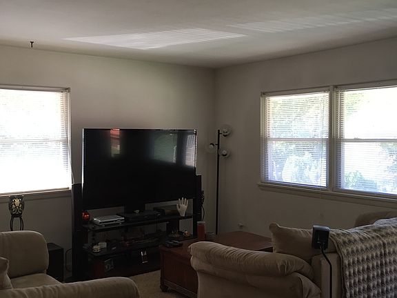 3rd image of 2018 Burke Dr