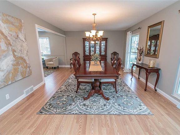 4th image of 16987 S Meadows Cir