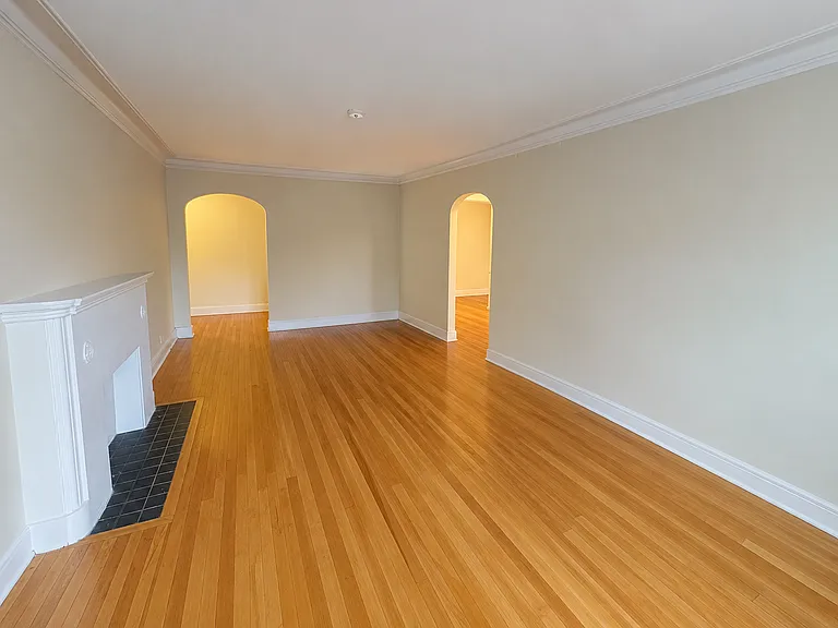 275 Friel St — Photo 10