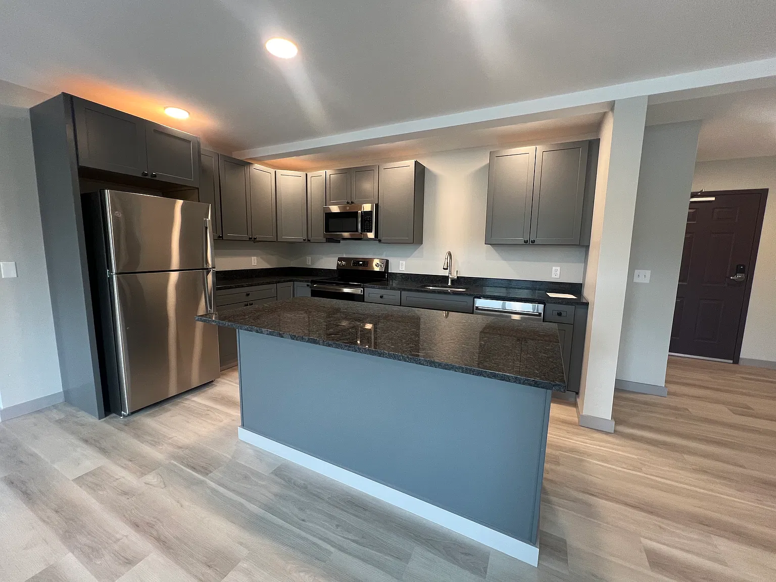 2 bed, 1037 sqft, $2,995 — Photo 1