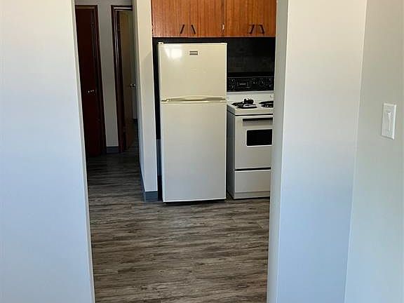 5th image of 408 6th AVENUE NW