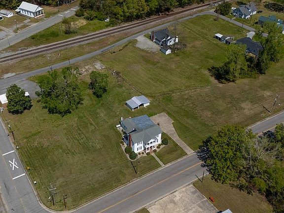 44th image of 15313 Broad St