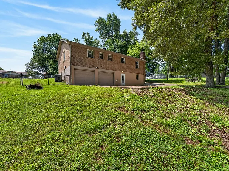 807 Pollard Rd — Photo 35