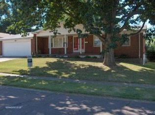 1440 Zurich Dr, Florissant, MO 63031