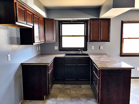 3rd image of 10813 W Florist Ave