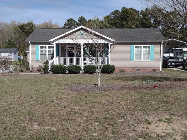 309 Clear Water Dr, Newport, NC 28570