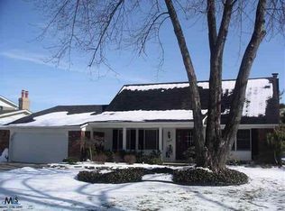 39368 W Archer Dr, Harrison Township, MI
