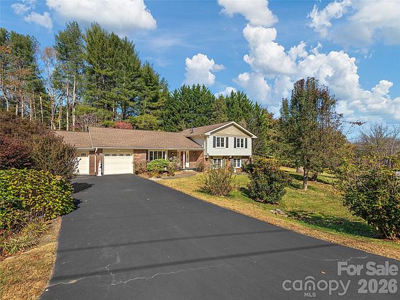 2nd image of 142 Twin Lakes Dr