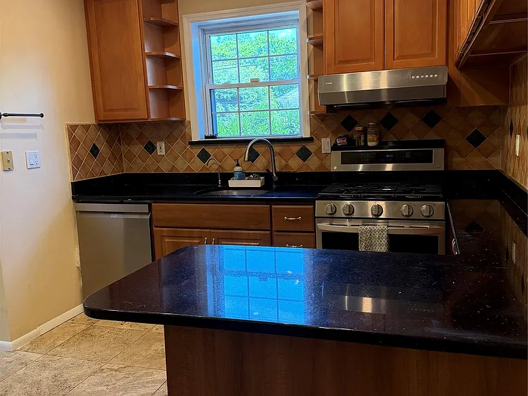 27 Upland Rd — Photo 8