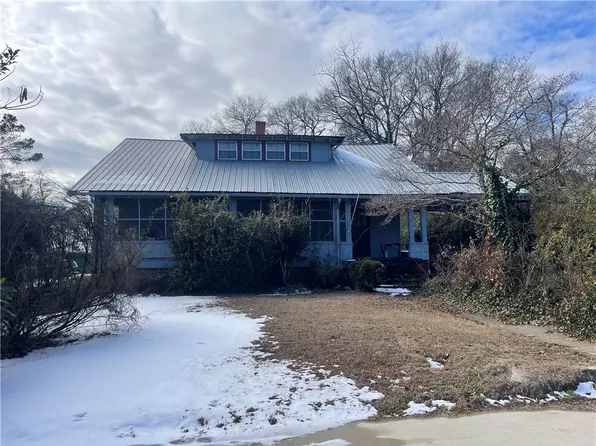 304 N Townville St, Seneca, SC 29678