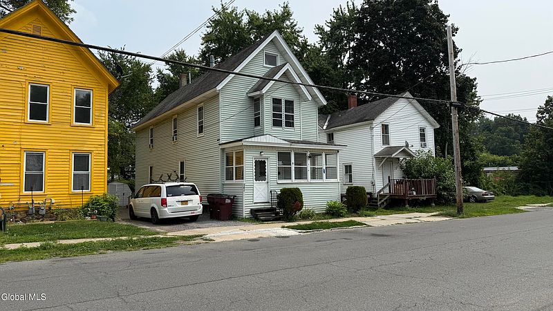 2nd image of 242 Bleecker Street
