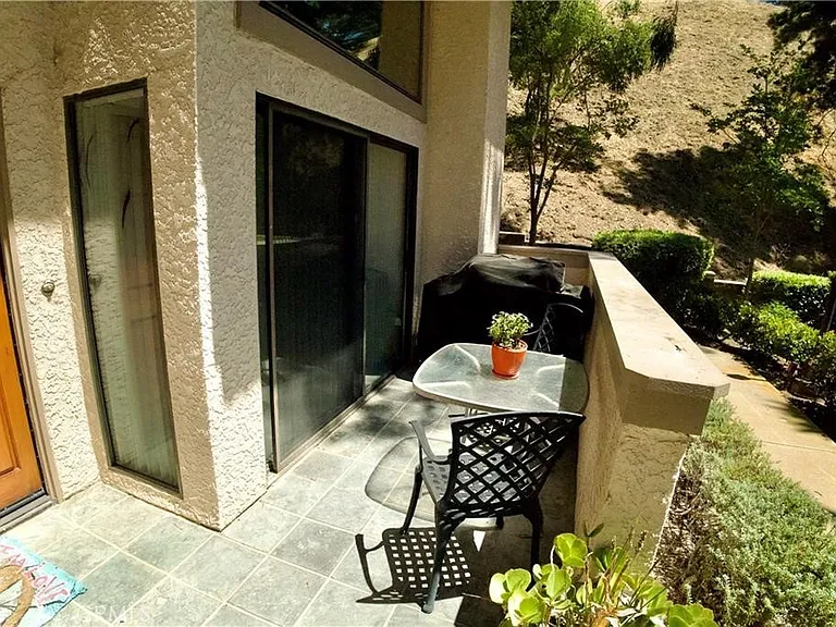 26130 Alizia Canyon Dr — Photo 3