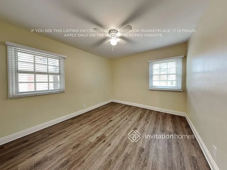 2906 N Frederic St — Photo 15
